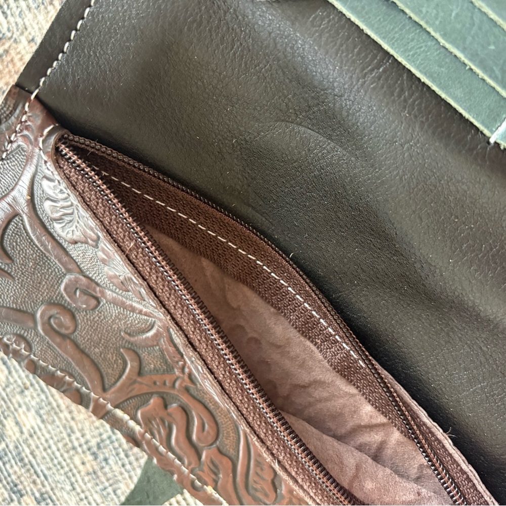 Crimson Willow Genuine Leather Western Wallet Cowhide Horse Print Cowgirl - Picture 4 of 4